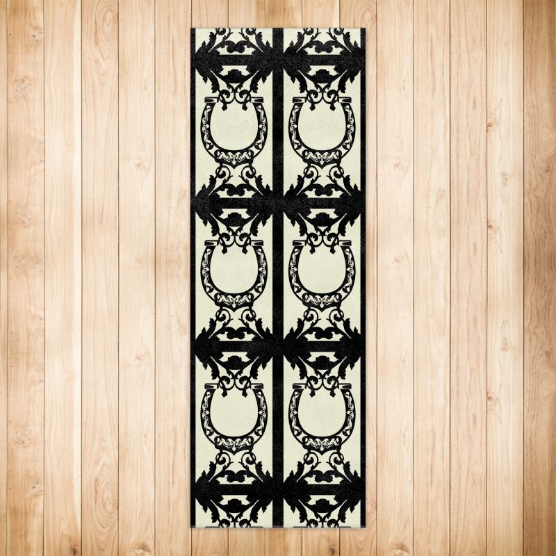 Elegant Horse Shoe Motif Runner 6x2ft