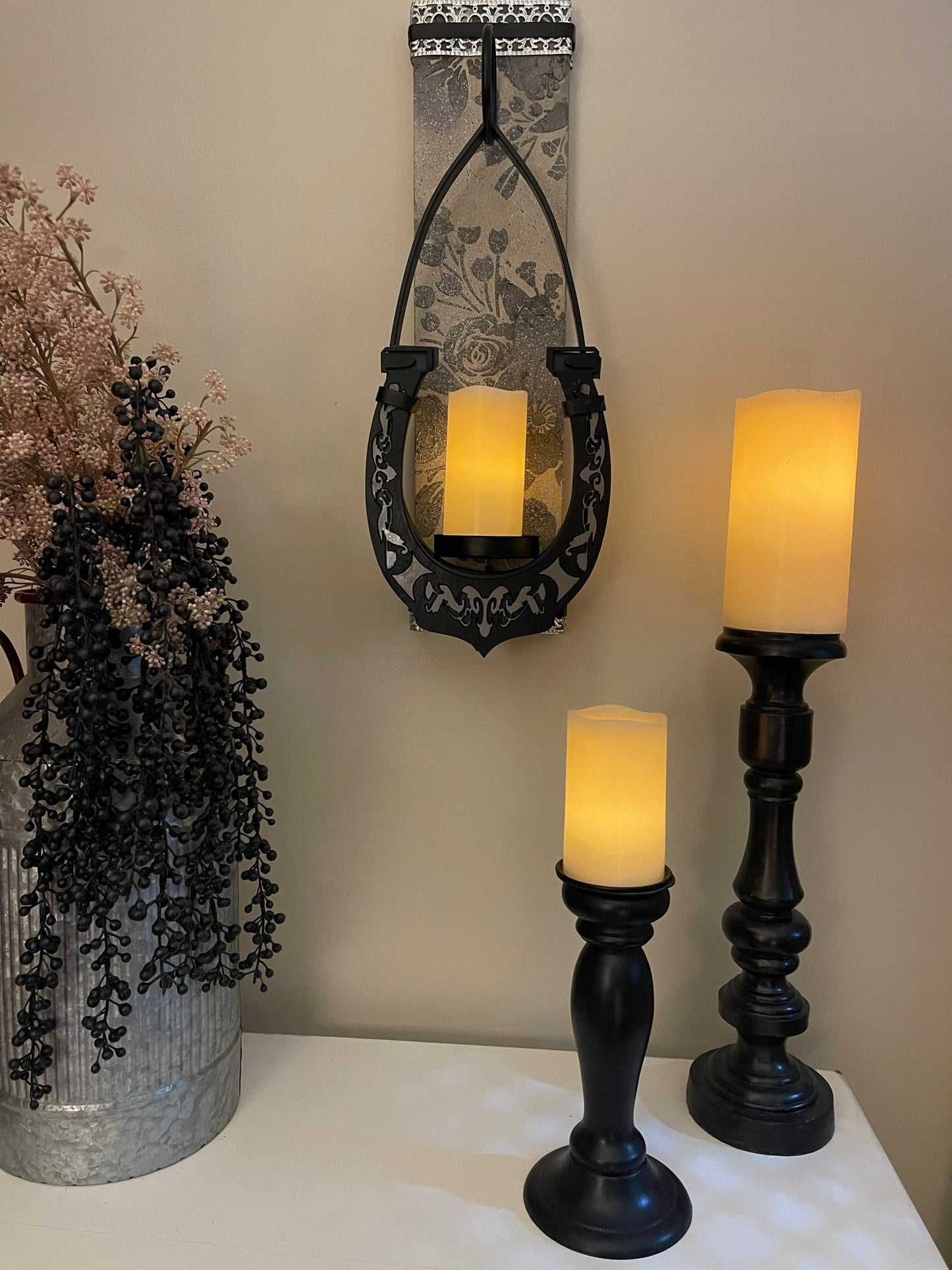 Black Horseshoe Sconce