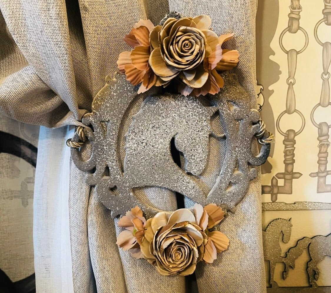Equestrian Dressage Curtain Tieback - Equine Blind Curtail - Ornate Dressage Horse Head - Decorative Drape Accessory - Horse Lovers Gift