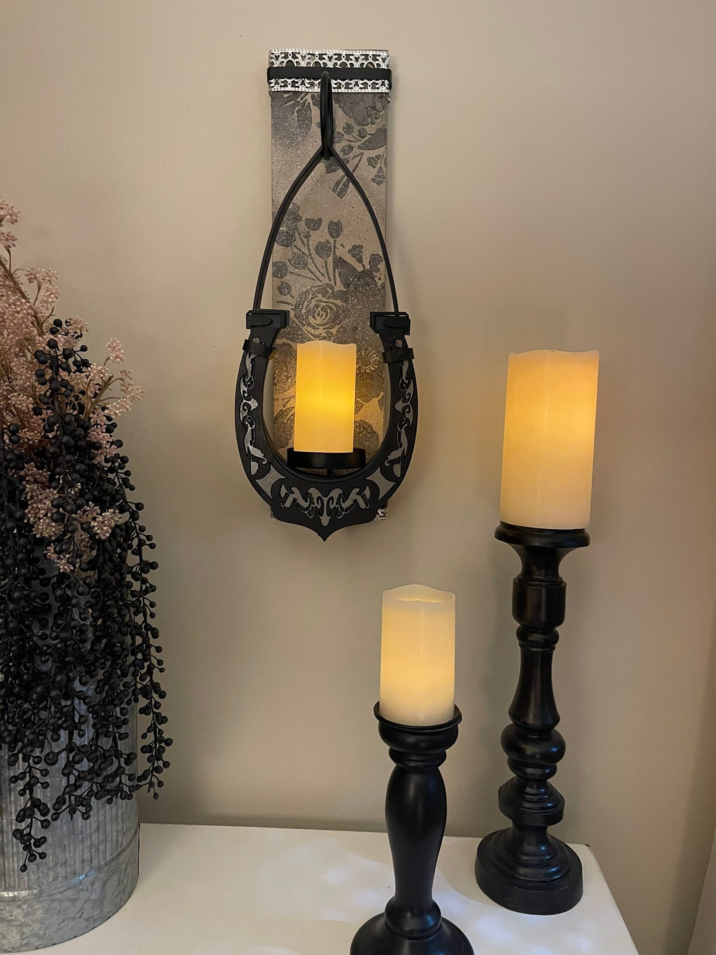 Black Horseshoe Sconce