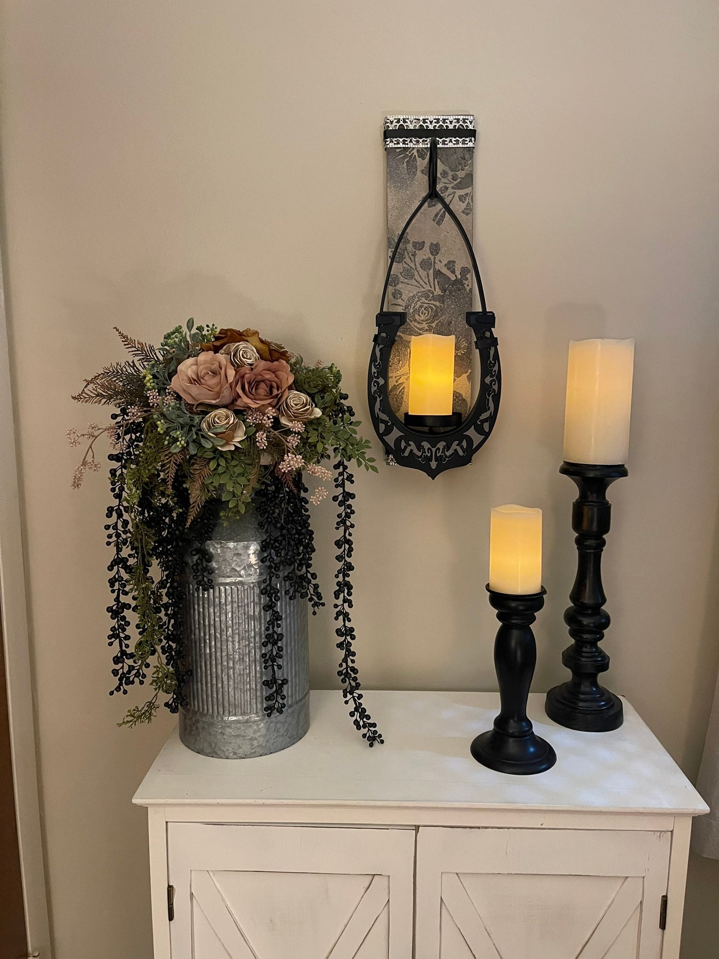 Black Horseshoe Sconce
