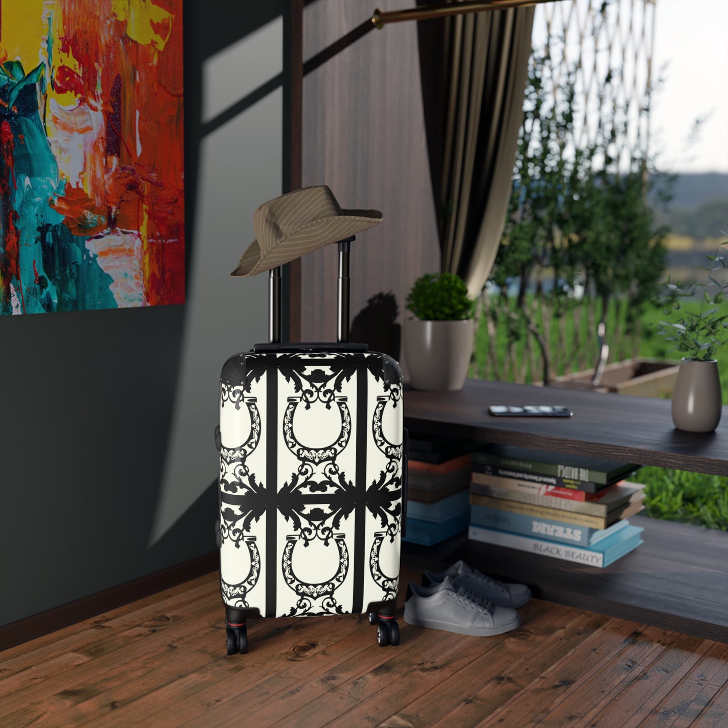 Elegant Horse Shoe Motif Cabin Suitcase